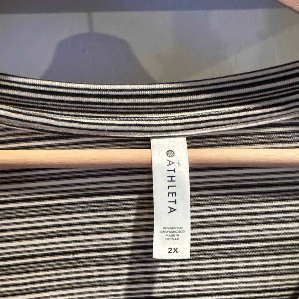 Athleta Cloudlight Stratus Striped Long Sleeve Top 2X - Picture 3 of 4